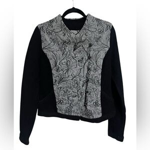 Knitted & Knotted Sweater Sz Large